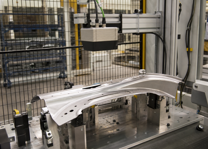 3D laser profiling of stamped sheet metal in a realistic LiDAR application scene