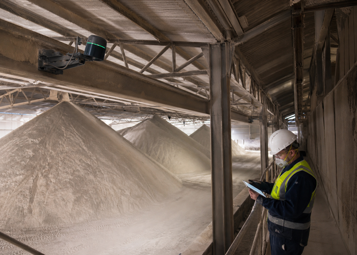 fixed LiDAR monitoring gypsum powder in a covered warehouse validation scene 2