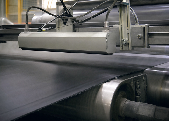 laser profiling of black rubber sheet after industrial calender rollers validation scene 2