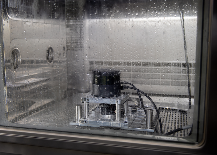 LiDAR sensor humidity qualification in an environmental laboratory in a realistic LiDAR application scene