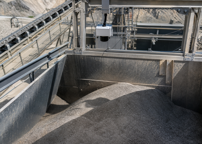 LiDAR volume measurement inside an aggregate bunker in a realistic LiDAR application scene