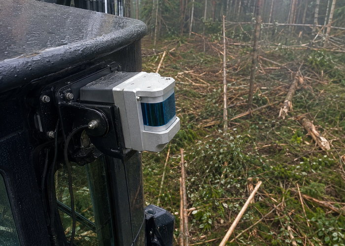 forestry harvester with a physical 3D LiDAR sensor working among tree stems and slash validation scene 2