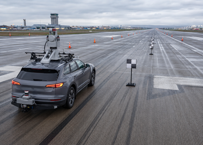 airport pavement survey vehicle with physical 3D LiDAR profiling a closed runway validation scene 3