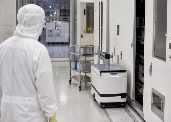 cleanroom mobile robot using physical LiDAR among semiconductor production equipment validation scene 3